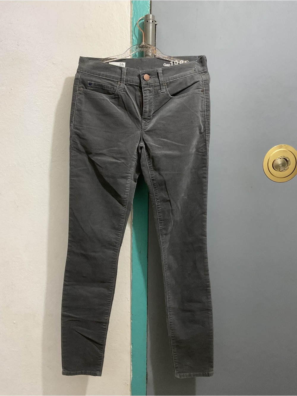 GAP Women's Skinny Jeans in Charcoal Gray